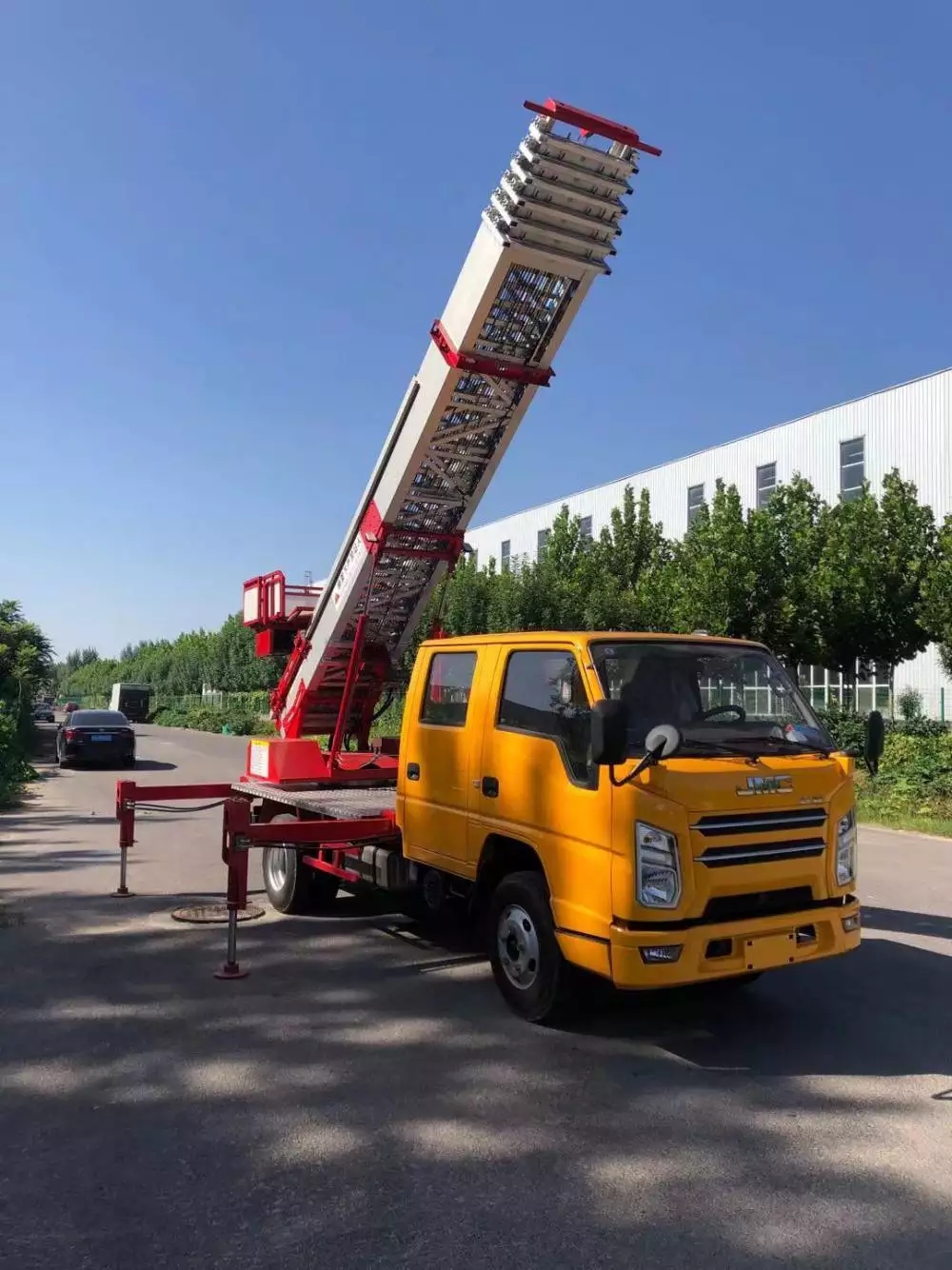 安远县附近的云梯车出租服务：轻松解决高空作业需求