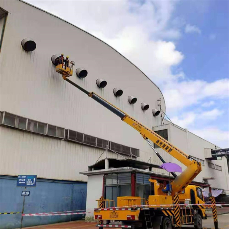 安远县高空作业车出租服务：专业广告牌安装解决方案